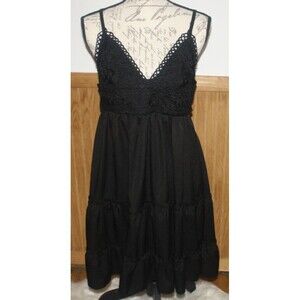 Black Strappy Sundress Crochet Bodice Ruffle Skirt Halter Tie Back Sz Small EUC